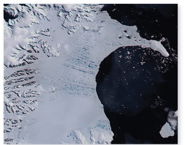 Breakup of the Larsen B Ice Shelf (part 1)