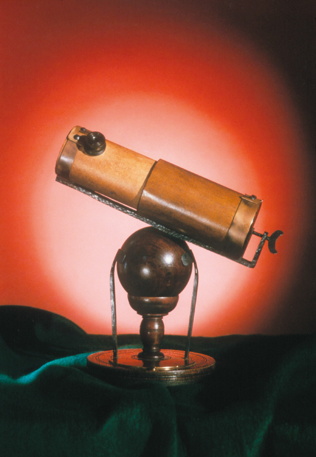 Replica of Newton’s Reflecting Telescope