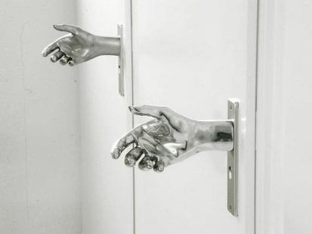 Shake Hand Door