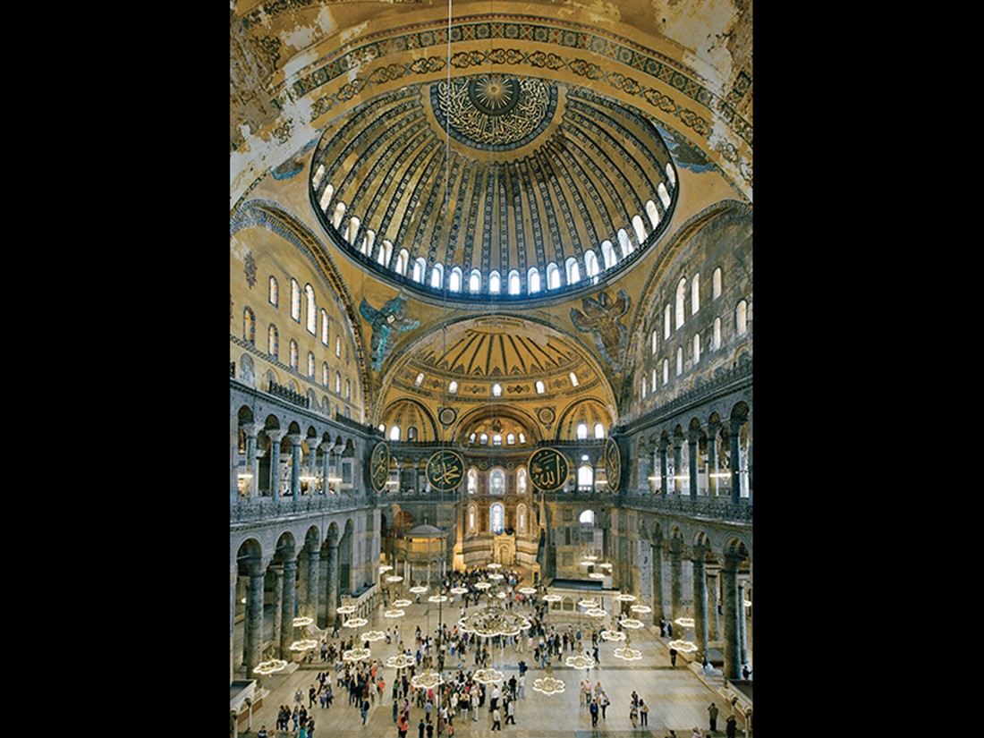 Anthemius of Tralles and Isidorus of Miletus, Interior, Hagia Sophia, Istanbul.