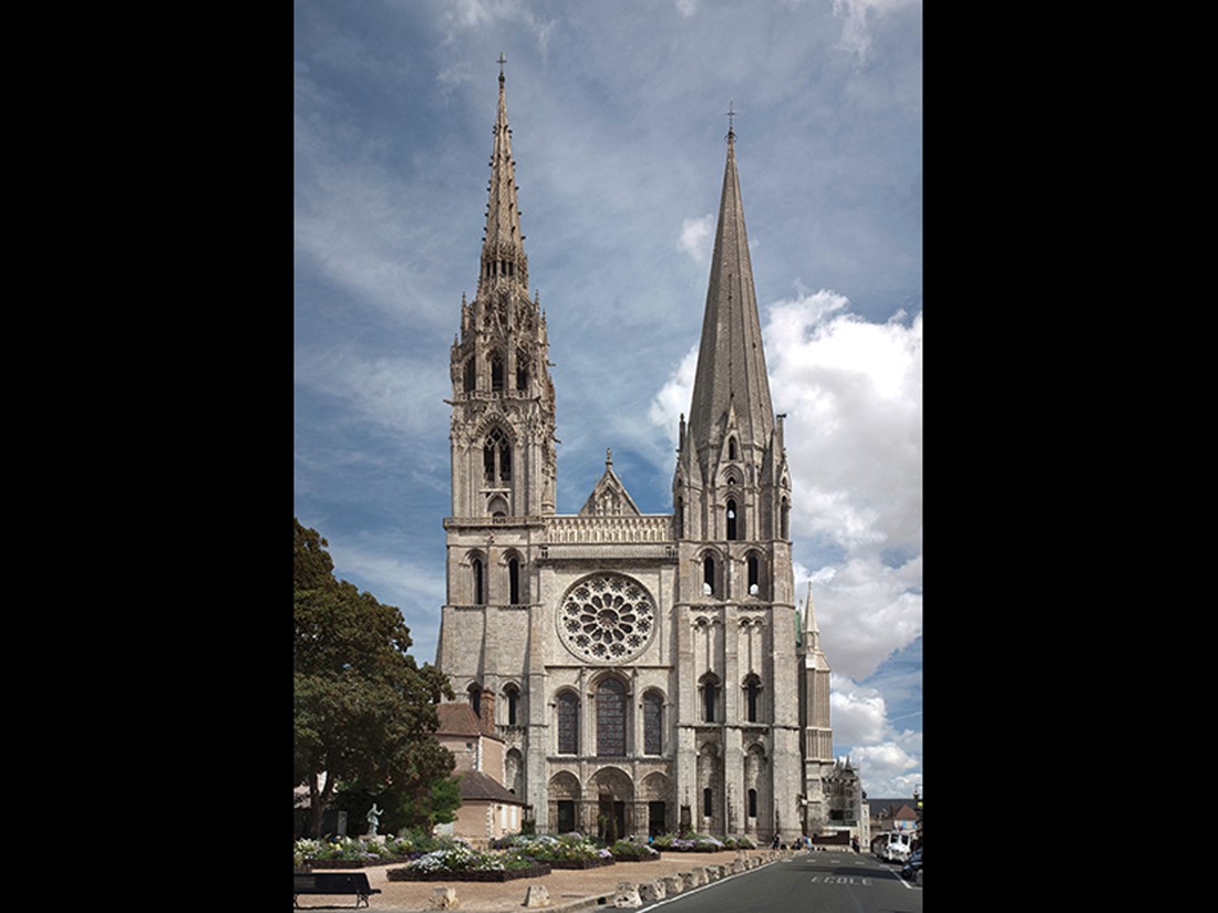 West facade, Cha1134–1220; south spire, ca. 1160; north spire 1507–13. 